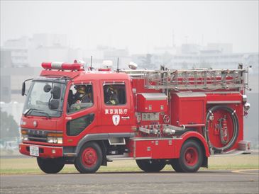 訓練展示｜消防庁ポンプ車