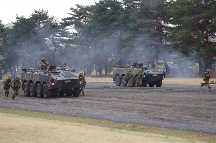 96式装輪装甲車：下車戦闘