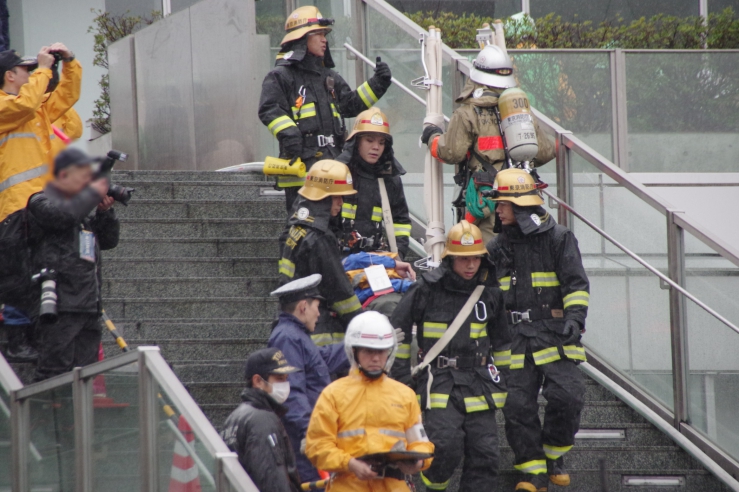 第六消防方面救助救急訓練｜特別消火中隊による搬送
