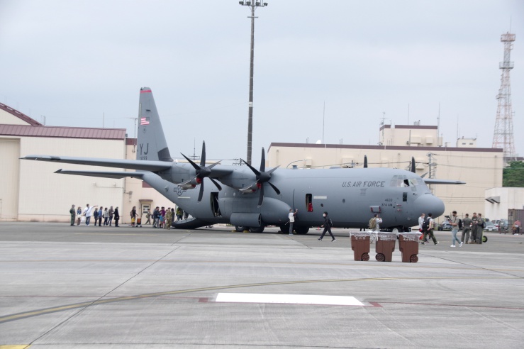 横田基地日米友好祭2022：C-130J輸送機