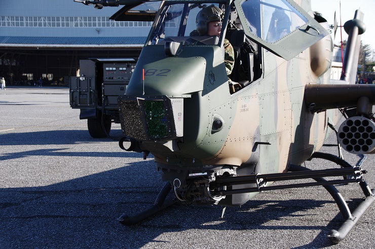 AH-1Sコブラ｜ヘルメット機関砲連動