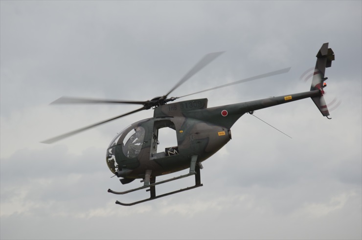 観測ヘリコプターOH-6D｜離陸