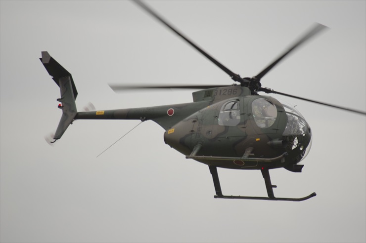 観測ヘリコプターOH-6D｜飛行展示
