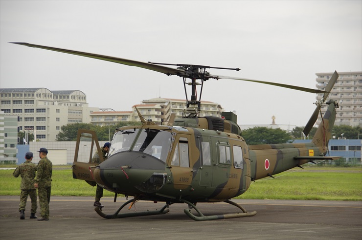 多用途ヘリコプター UH-1J｜UH-1J駐機