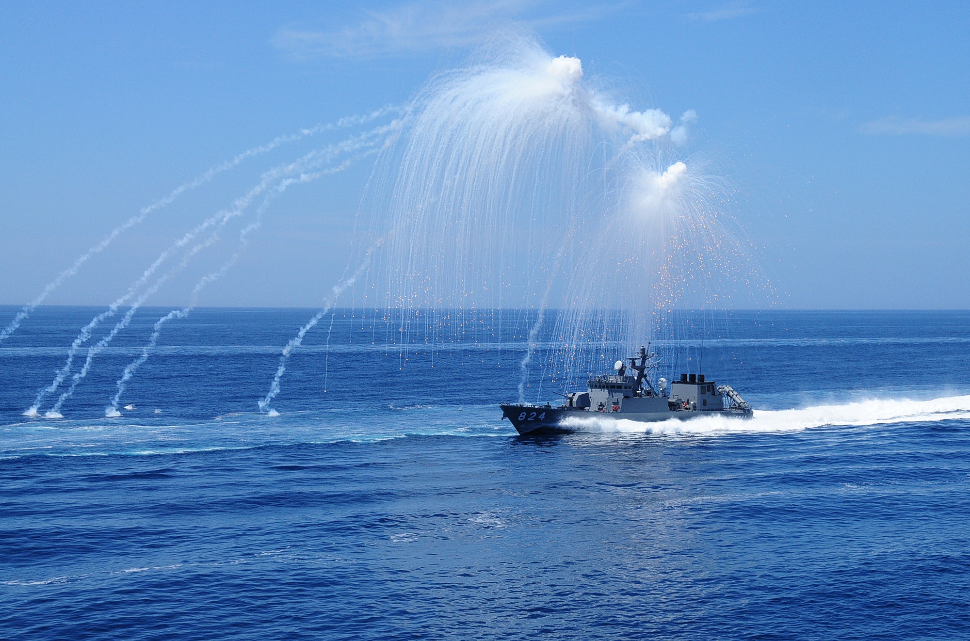 海上自衛隊 ミサイル艇「はやぶさ」