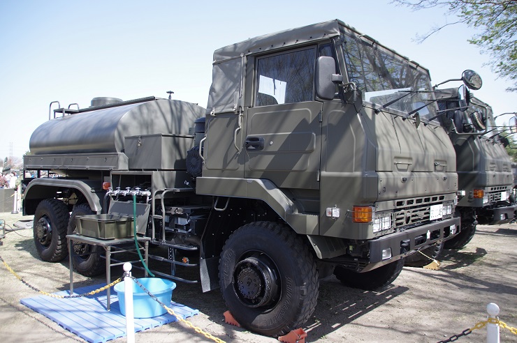 陸上自衛隊：水タンク車