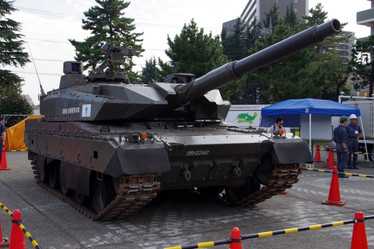 陸上装備研究所一般公開：10式戦車(試作車)