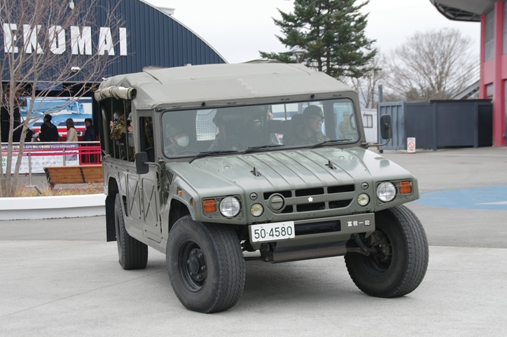 高機動車の体験試乗