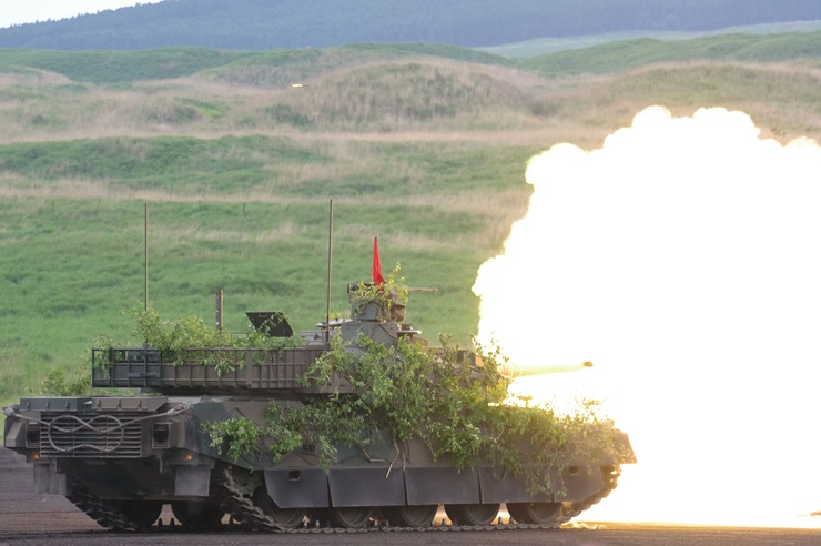 10式戦車射撃展示