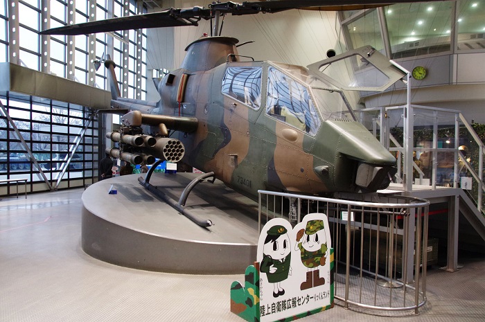 館内展示のAH-1Sコブラ
