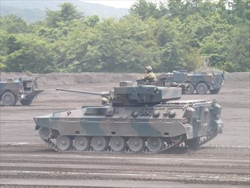 闘訓練展示：89式装甲戦闘車突撃
