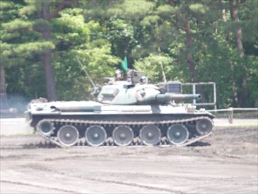戦闘訓練展示：敵74式戦車