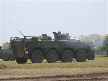 武山駐屯地｜訓練展示：96式装輪装甲車進入