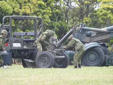 武山駐屯地｜訓練展示：120mm迫撃砲射撃準備