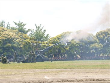 武山駐屯地｜訓練展示：FH-70射撃