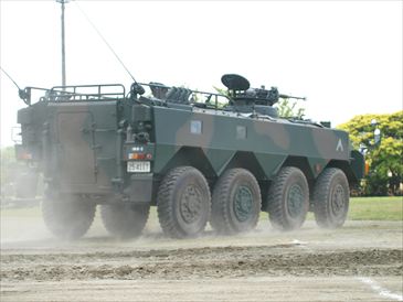 武山駐屯地｜訓練展示：96式装輪装甲車進入
