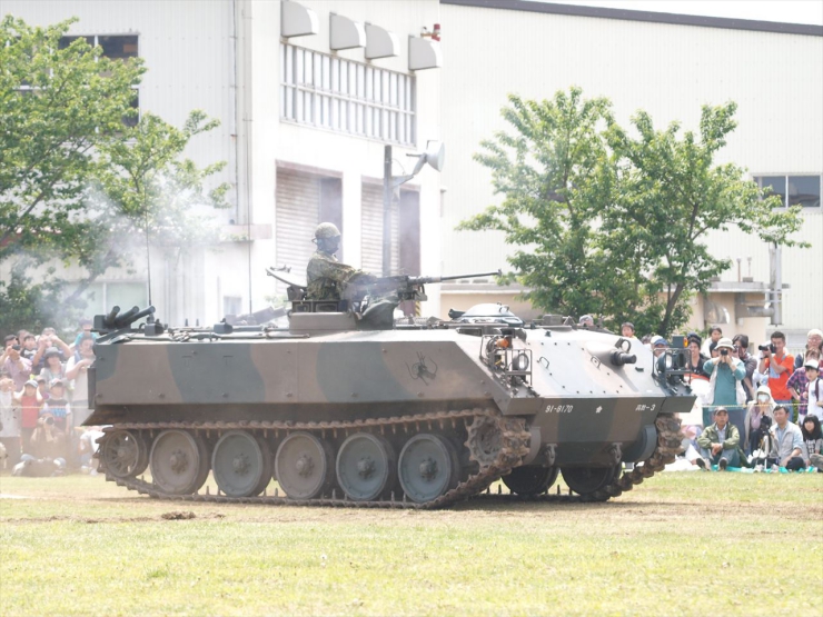 下志津駐屯地｜訓練展示：73式装甲車