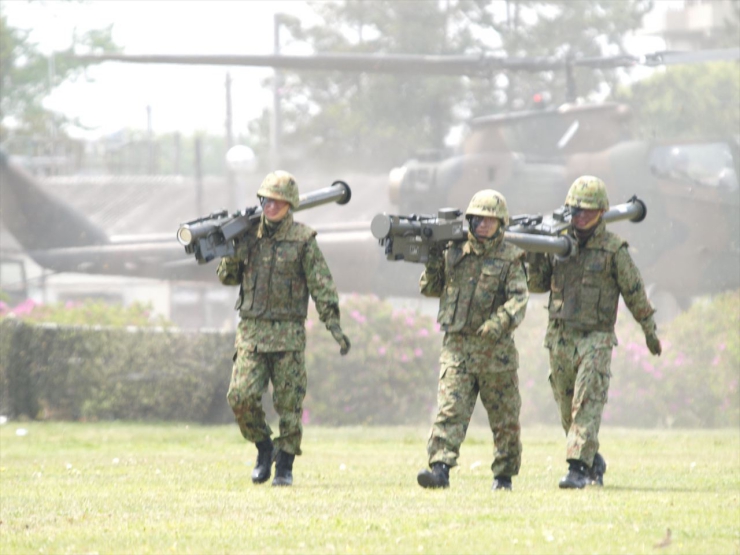 下志津駐屯地｜訓練展示：91式携帯地対空誘導弾携行