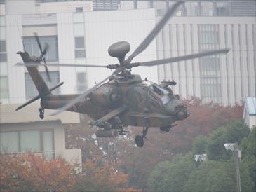 立川駐屯地｜飛行展示｜戦闘ヘリAH-64D