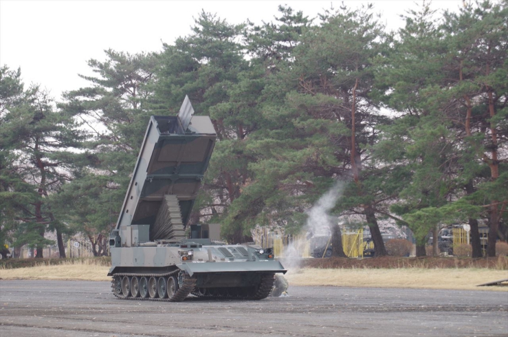 92式地雷原処理車：処理ロケット投射