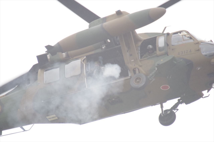 UH-60JA：ドアガン射撃