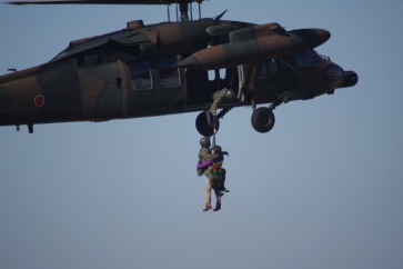 第47回木更津航空祭｜訓練展示：UH-60JAホイスト救助