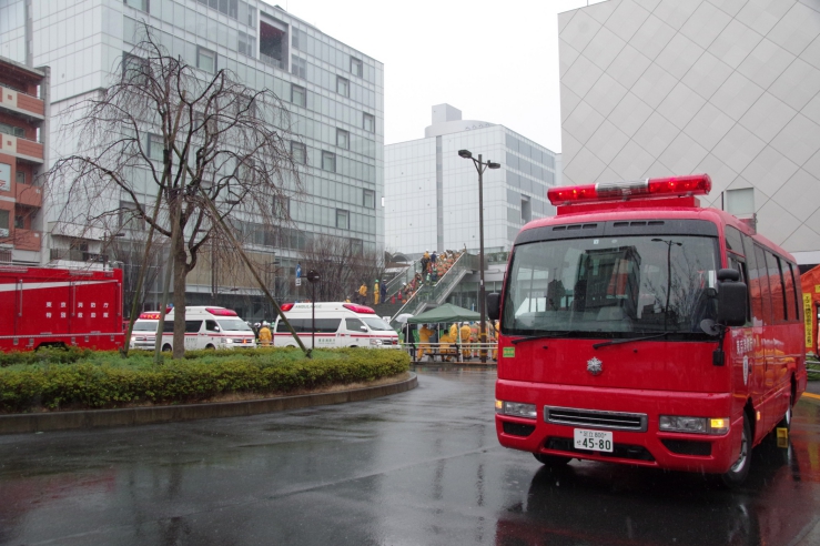 令和元年度 第六消防方面救助救急訓練：訓練会場と人員輸送車