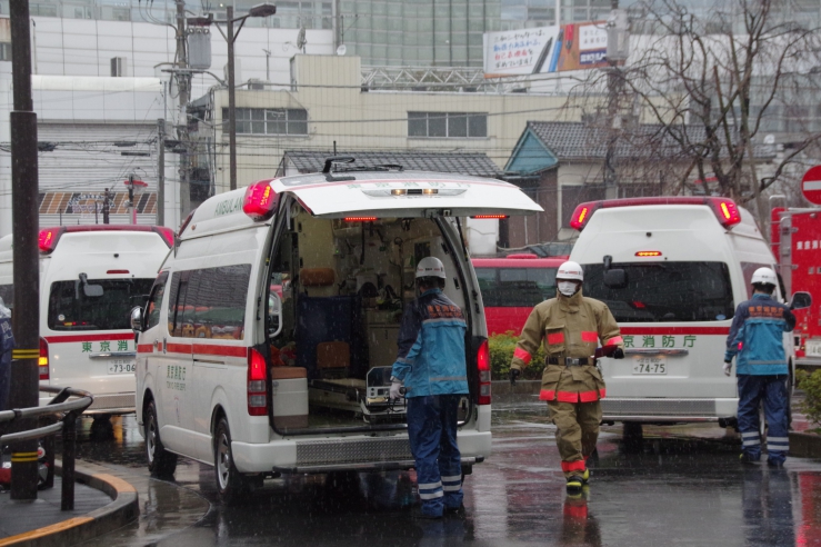 令和元年度 第六消防方面救助救急訓練：会場へ集結する救急車
