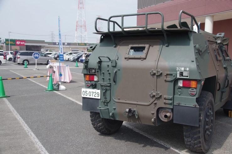 埼玉地本広報：軽装甲機動車の後方