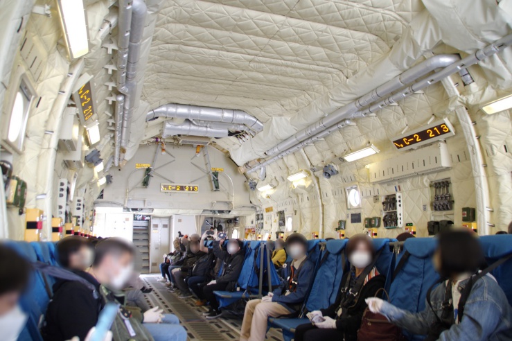 入間基地体験飛行：体験搭乗の機内の様子