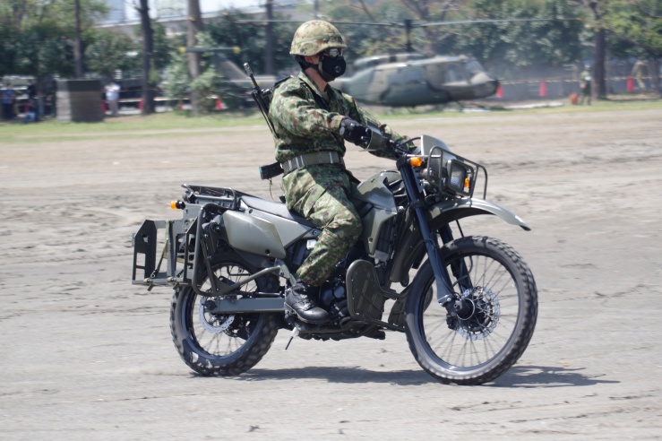 練馬駐屯地創設71周年：偵察用オートバイの離脱