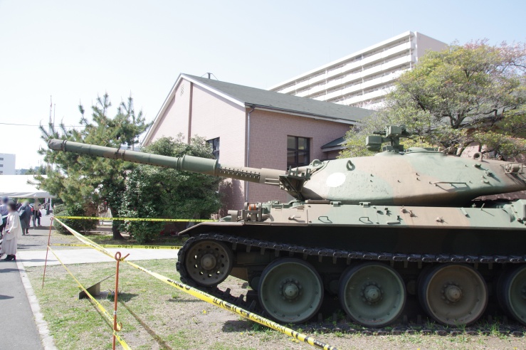 練馬駐屯地創設71周年：史料館と戦車