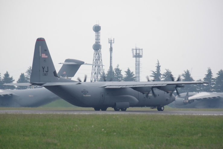 横田基地日米友好祭2022：C-130Jの離陸前滑走