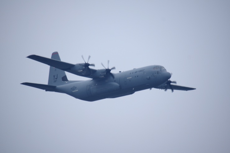 横田基地日米友好祭2022：C-130J上空通過