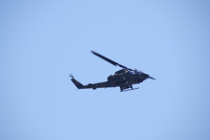 大久保駐屯地2022：AH-1Sコブラの祝賀飛行