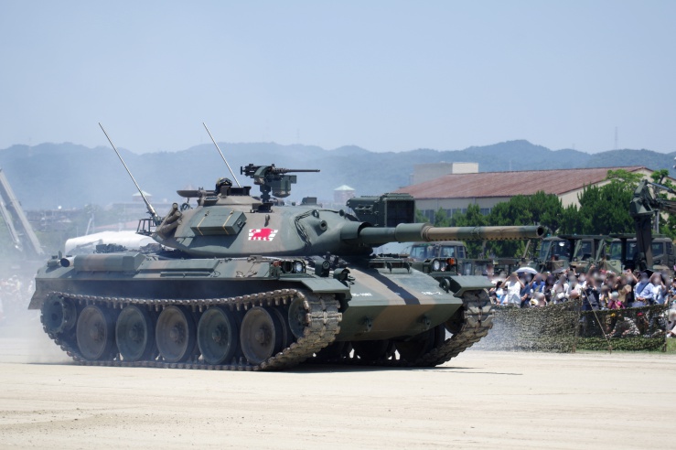 大久保駐屯地2022：74式戦車の前進