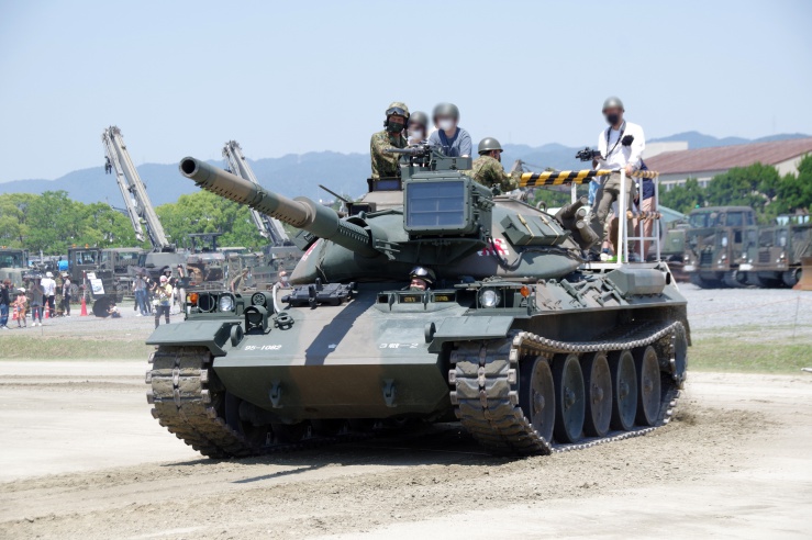 大久保駐屯地2022：74式戦車の体験試乗