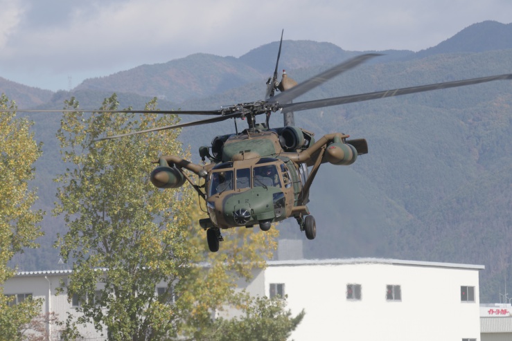 松本駐屯地：UH-60JAの離脱
