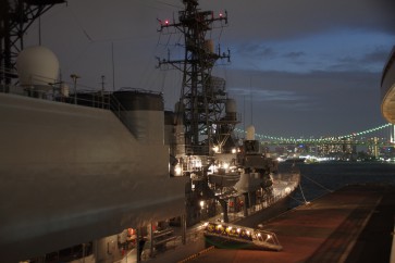フランス海軍艦艇公開｜護衛艦｢ゆうぎり｣夜景