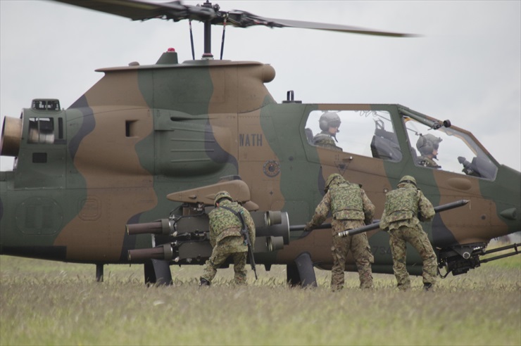 AH-1Sコブラ｜ロケット弾補給