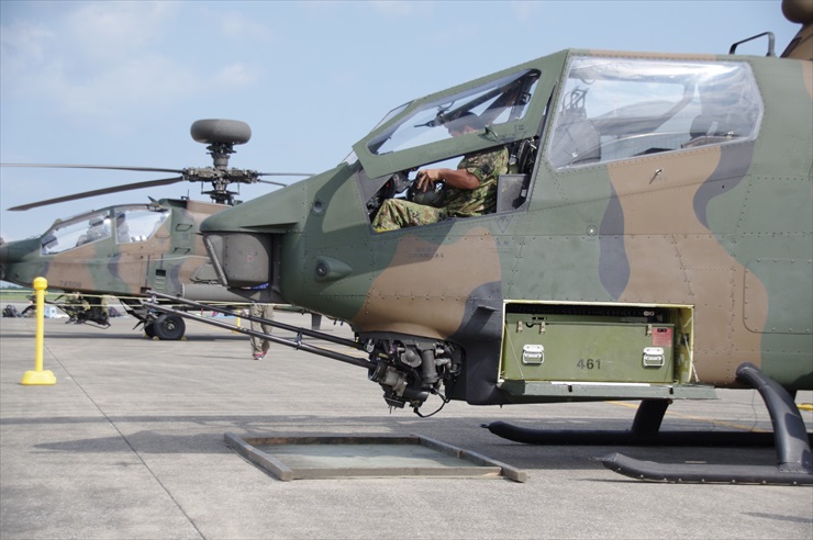 AH-1Sコブラ｜操縦席搭乗