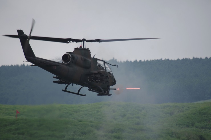 AH-1Sコブラ｜20mm機関砲射撃