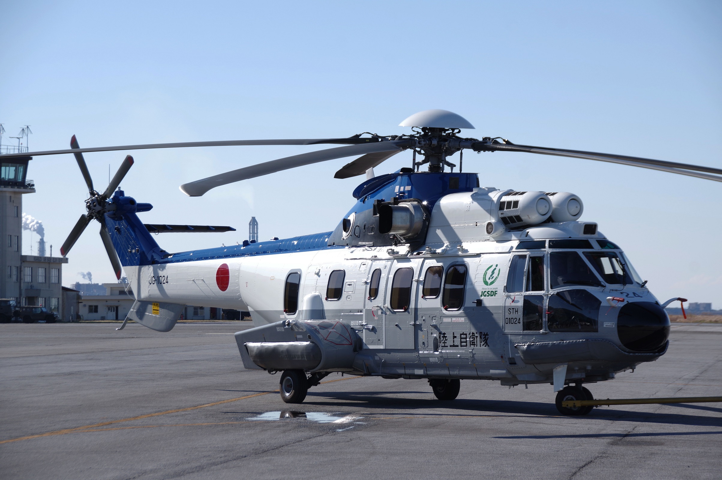 要人輸送ヘリec 225lpスーパーピューマ 陸上自衛隊装備品 陸自調査団