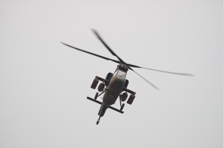 観測ヘリコプターOH-1｜機動飛行