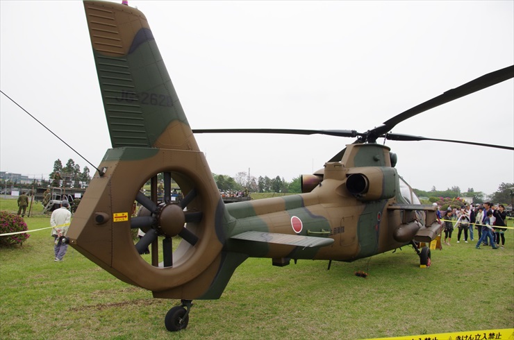 観測ヘリコプターOH-1｜機体後部