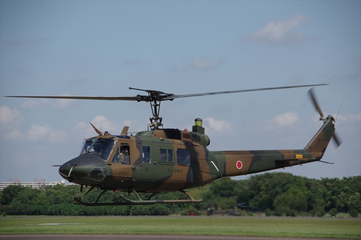 多用途ヘリコプター UH-1J｜ホバリング