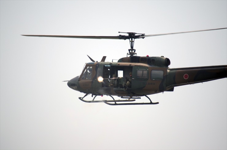 多用途ヘリコプター UH-1J｜ドアガン射撃