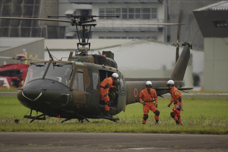 多用途ヘリコプター UH-1J｜レスキュー降機