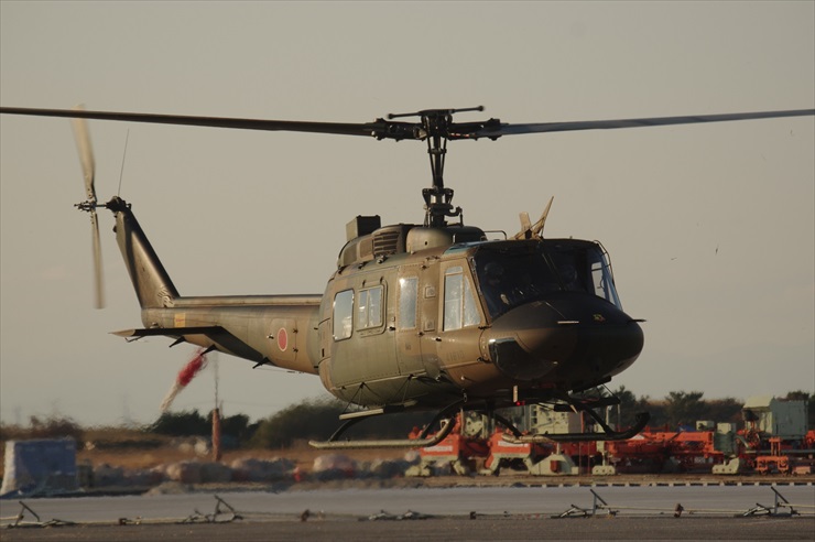多用途ヘリコプター UH-1J｜夕焼けの機体