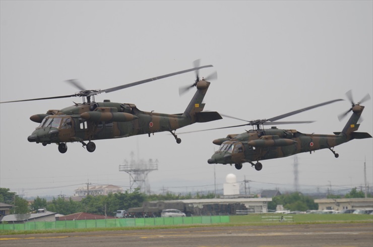 多用途ヘリコプターUH-60JA｜同時離陸